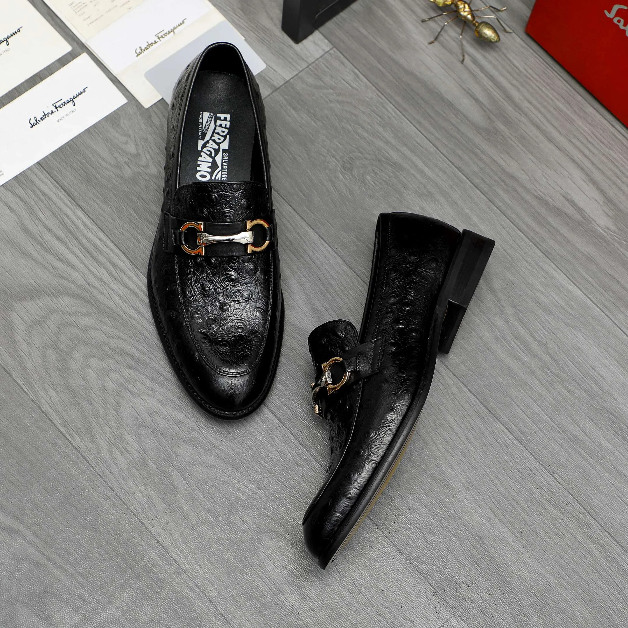 Men's shoes 💰420 Product trademark: Ferragamo "Ferragamo" business slip-on leather shoes Regular size: 39-45 (38.46 custom-made, non-returnable) Product materials: Selected ostrich pattern cowhide upper, sheepskin lining, original rubber outsole